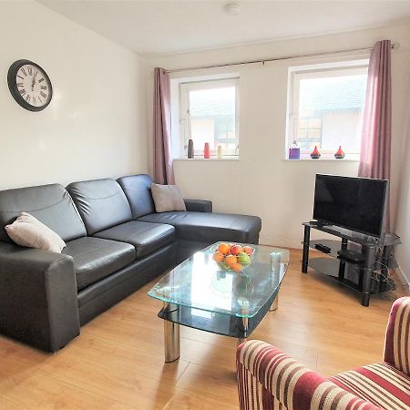 غلاسغو Modern One Bedroom Apt - City Centre & Freeparking المظهر الخارجي الصورة