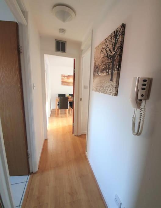 غلاسغو Modern One Bedroom Apt - City Centre & Freeparking المظهر الخارجي الصورة