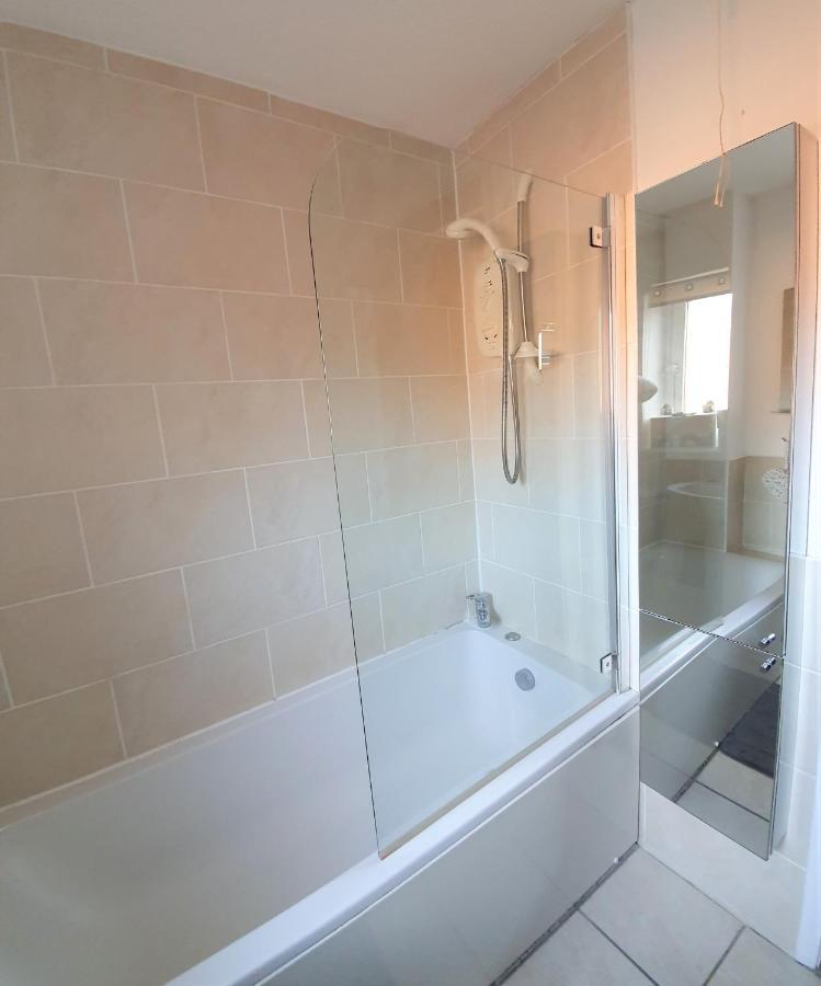 غلاسغو Modern One Bedroom Apt - City Centre & Freeparking المظهر الخارجي الصورة